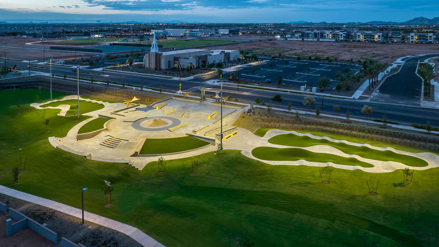 The Deck skatepark in Arizona - 20000 square meter of concrete fun